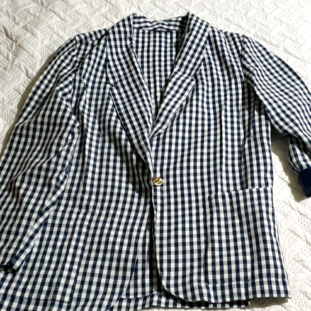 Ladies Blazer with a button closure size large